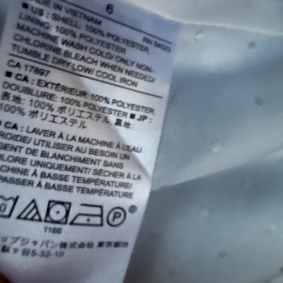 Banana Republic Women’s light blue one-button blazer w/polka dot white lining - Picture 6 of 7